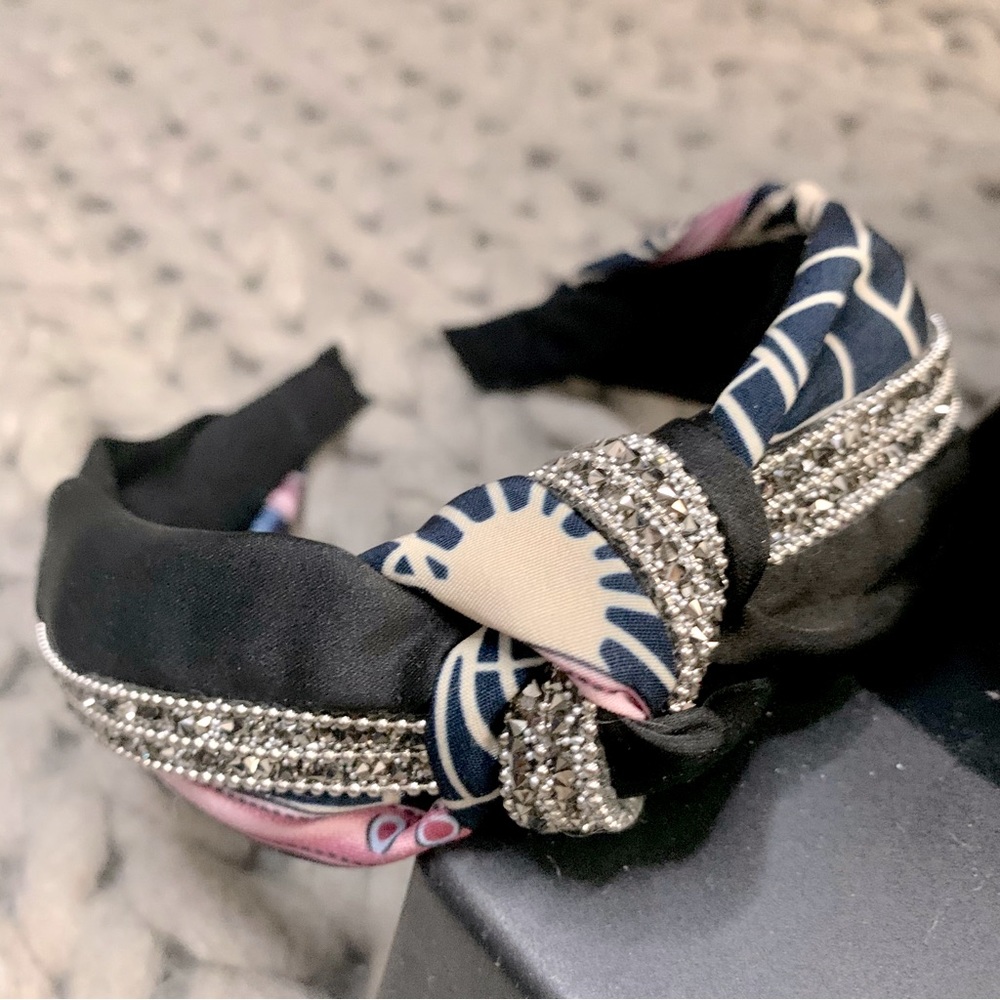 NWOT Crystal & Print Turban Headband